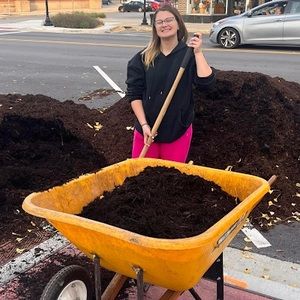 Meet your Posher, Ari